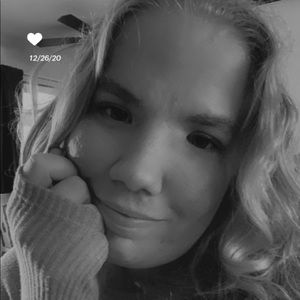 Meet your Posher, Caitlin